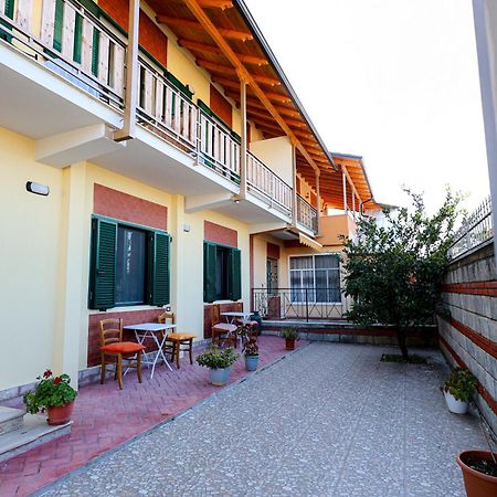 مبيت وإفطار بيرات Casa La Pieve المظهر الخارجي الصورة